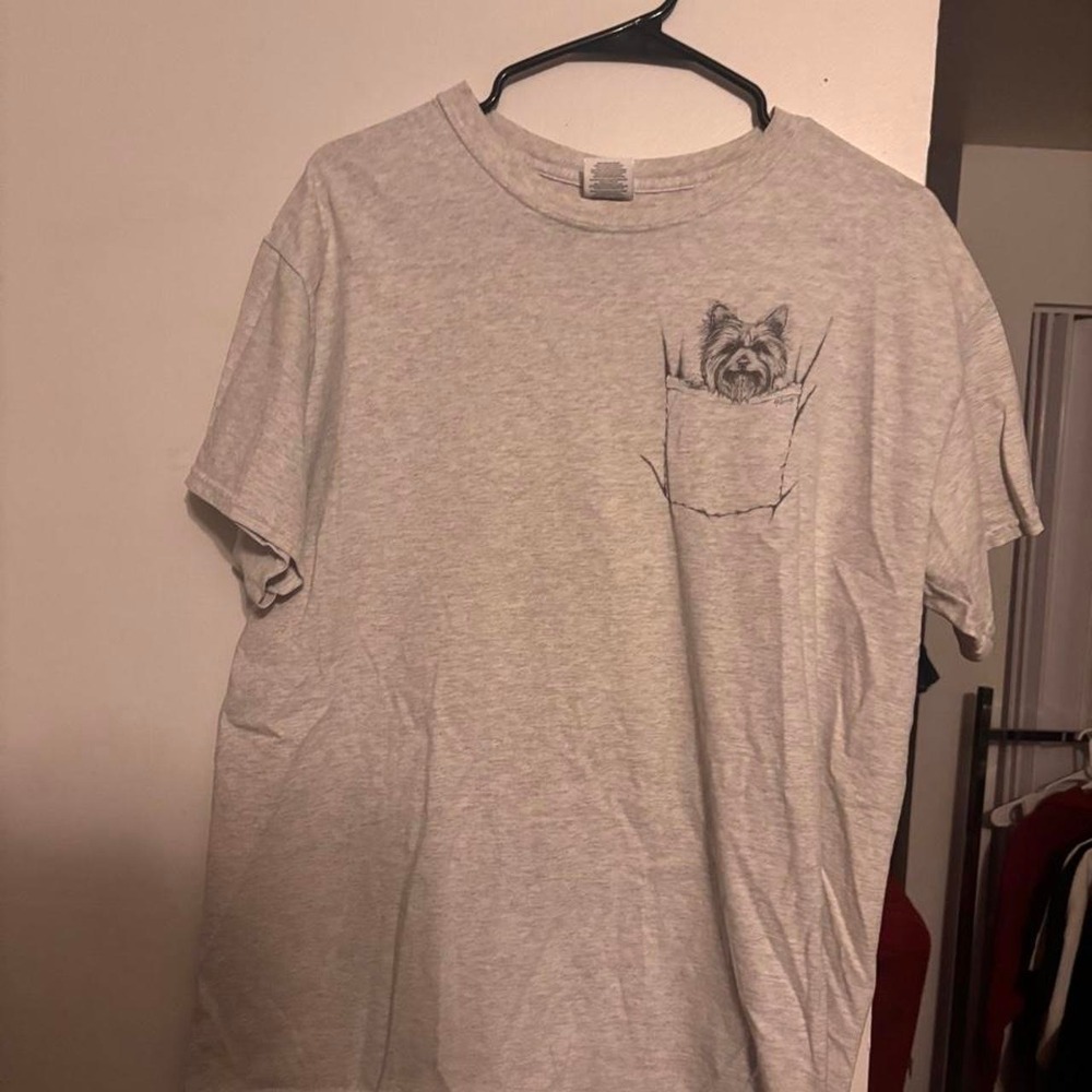 Gray dog pocket tee with black line drawing of a dog's head in a pocket size L
